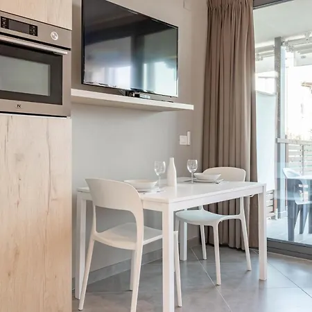 H11 Luxury 7a Porto - Piscina - Jacuzzi סנטו סטפנו אל מארה