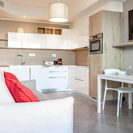 H11 Luxury 7a Porto - Piscina - Jacuzzi דירה סנטו סטפנו אל מארה